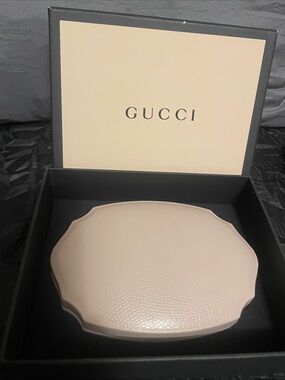 Gucci Blush Pink Pebbled Clamshell Case